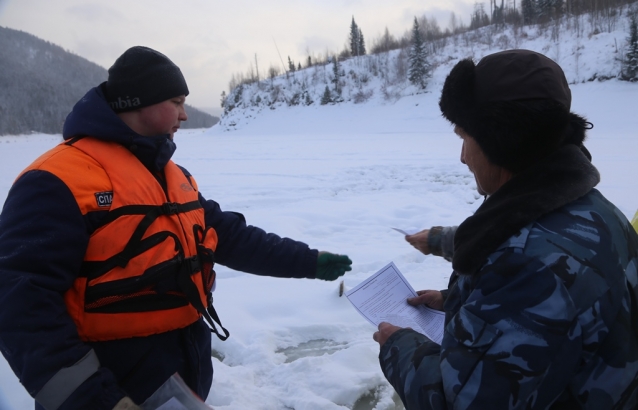 В Красноярском крае спасли около 60 рыбаков