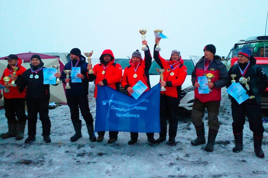 На льду озера Орлово определили чемпионов Курганской области по ловле на блесну
