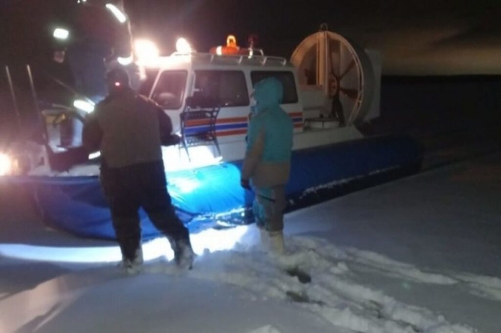 В Татарстане семейная пара рыболовов провалилась под лед на «мотособаке»
