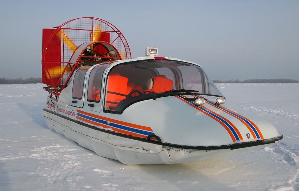 В Самарской области с дрейфующей льдины спасли 11 рыбаков