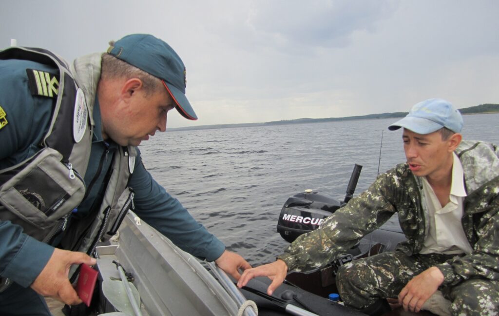 В Свердловской области спасли троих рыбаков