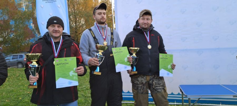 В Калининграде провели региональный чемпионат по ловле донкой