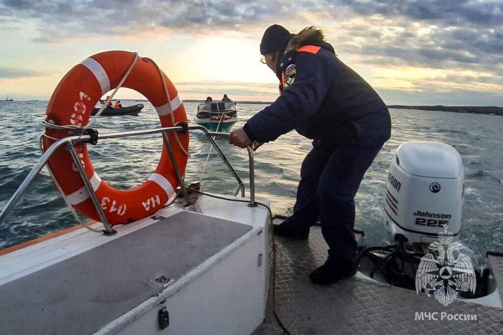 В Крыму спасли рыбаков на катере