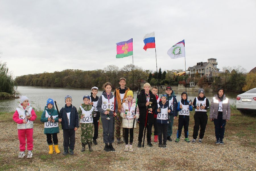 В Краснодаре прошло рыболовное соревнование для детей и подростков