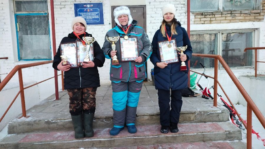 В Челябинской области впервые провели женский чемпионат по подледному лову на мормышку