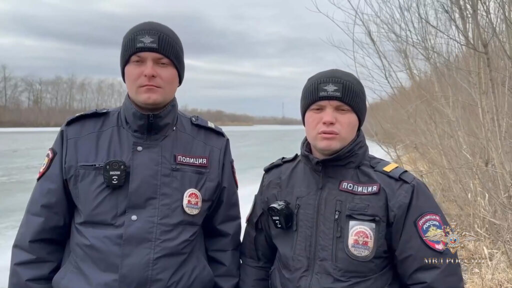 В Иркутской области полицейских наградят за спасение рыбака